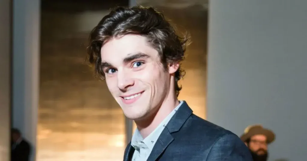 RJ Mitte’s Height, Weight, and Physical Appearance